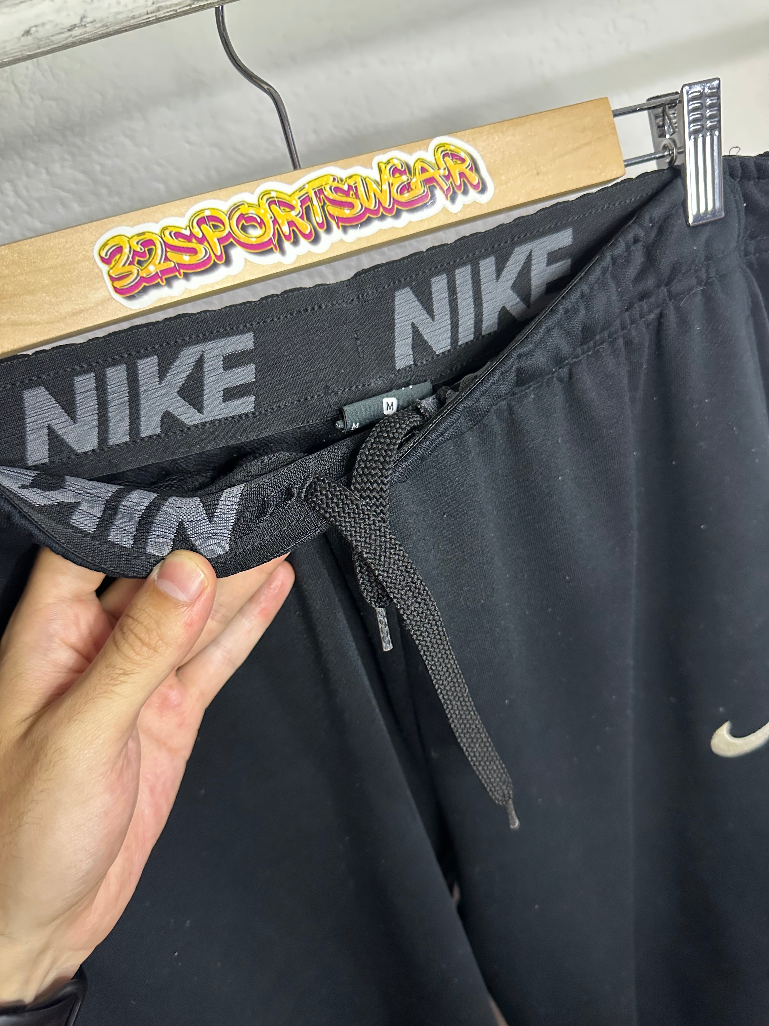 Conjunto deportivo Nike Dri-fit (M)