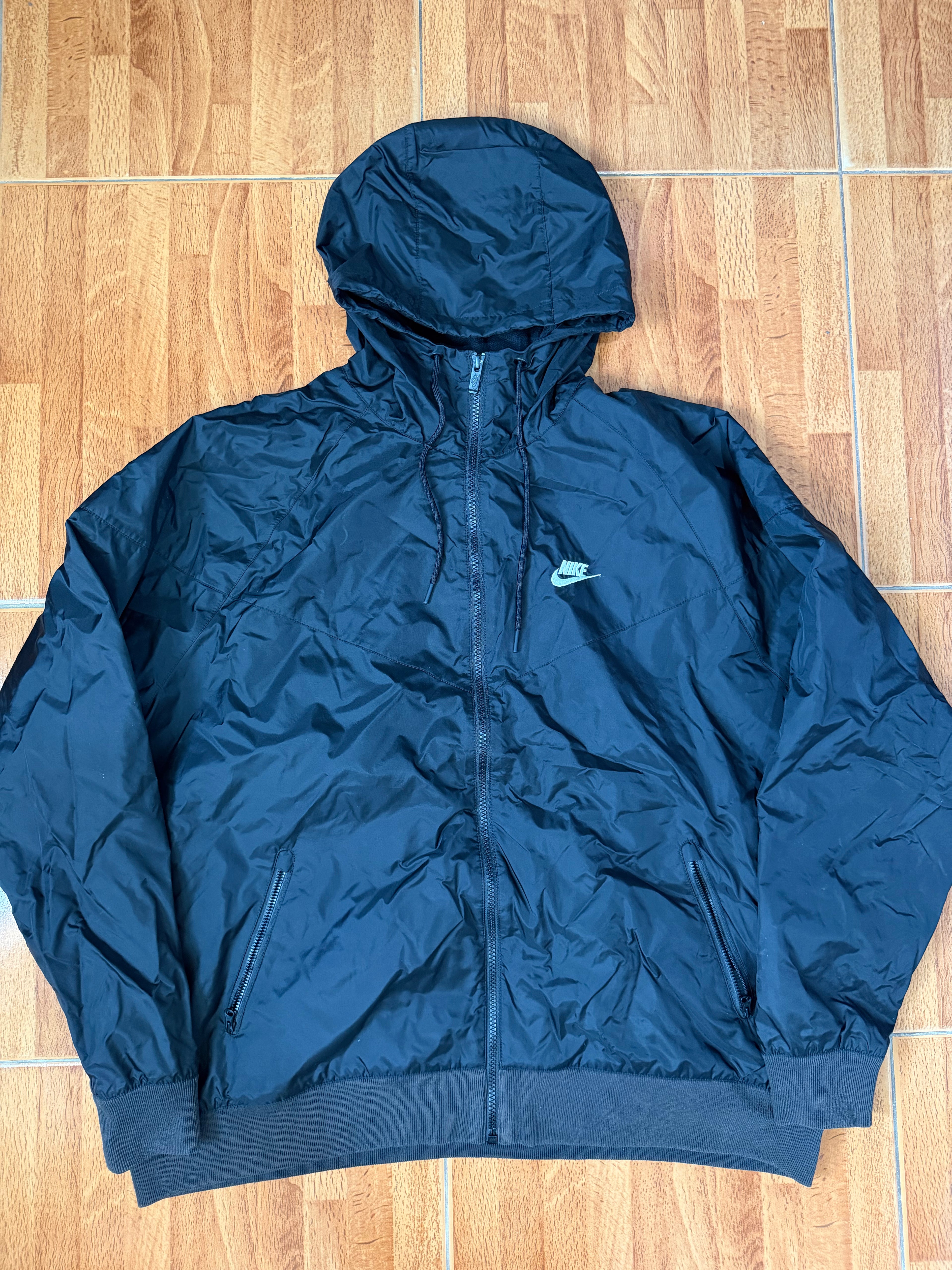 Piloto Rompeviento Nike Windrunner (S)