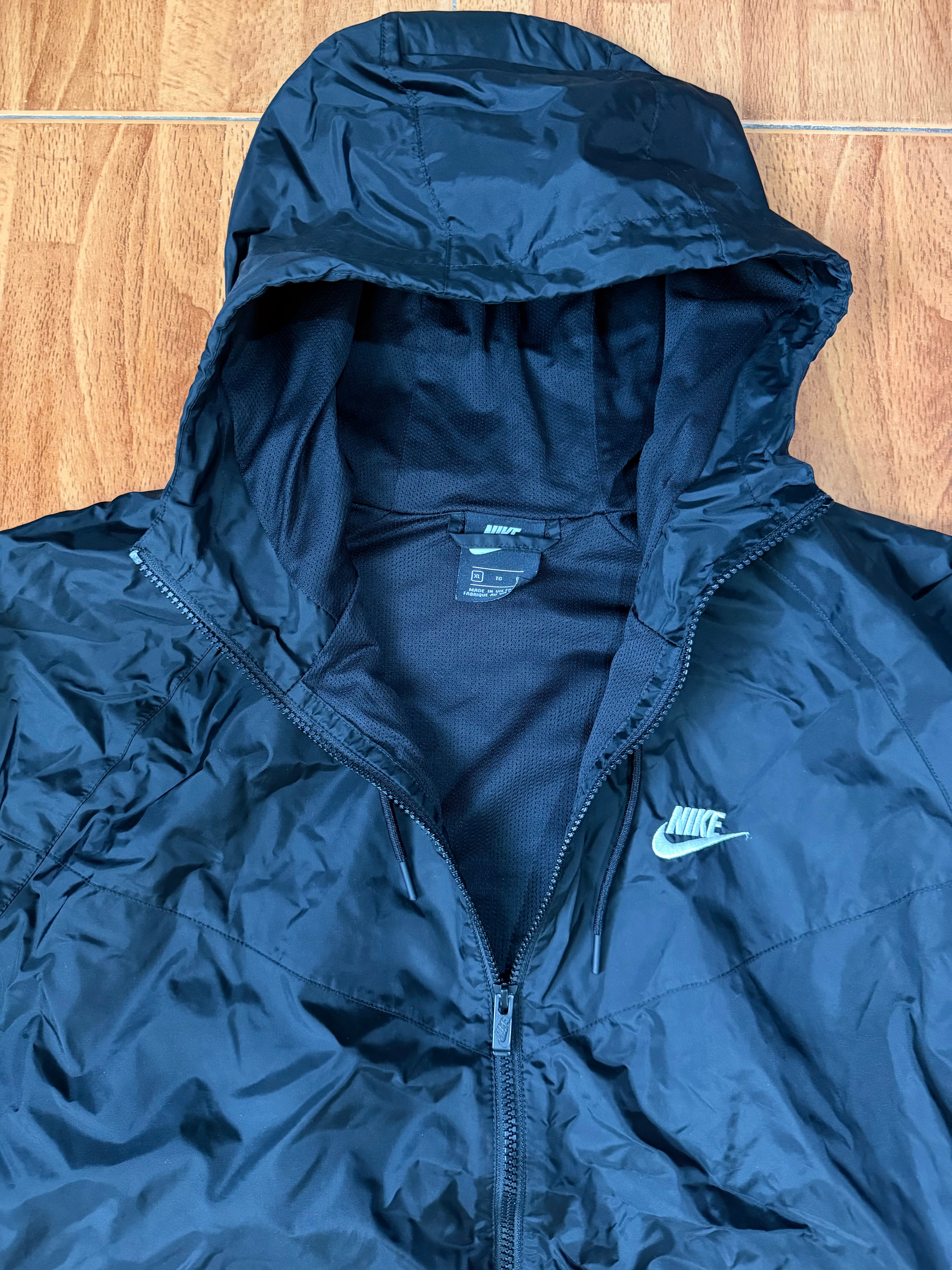 Piloto Rompeviento Nike Windrunner (S)